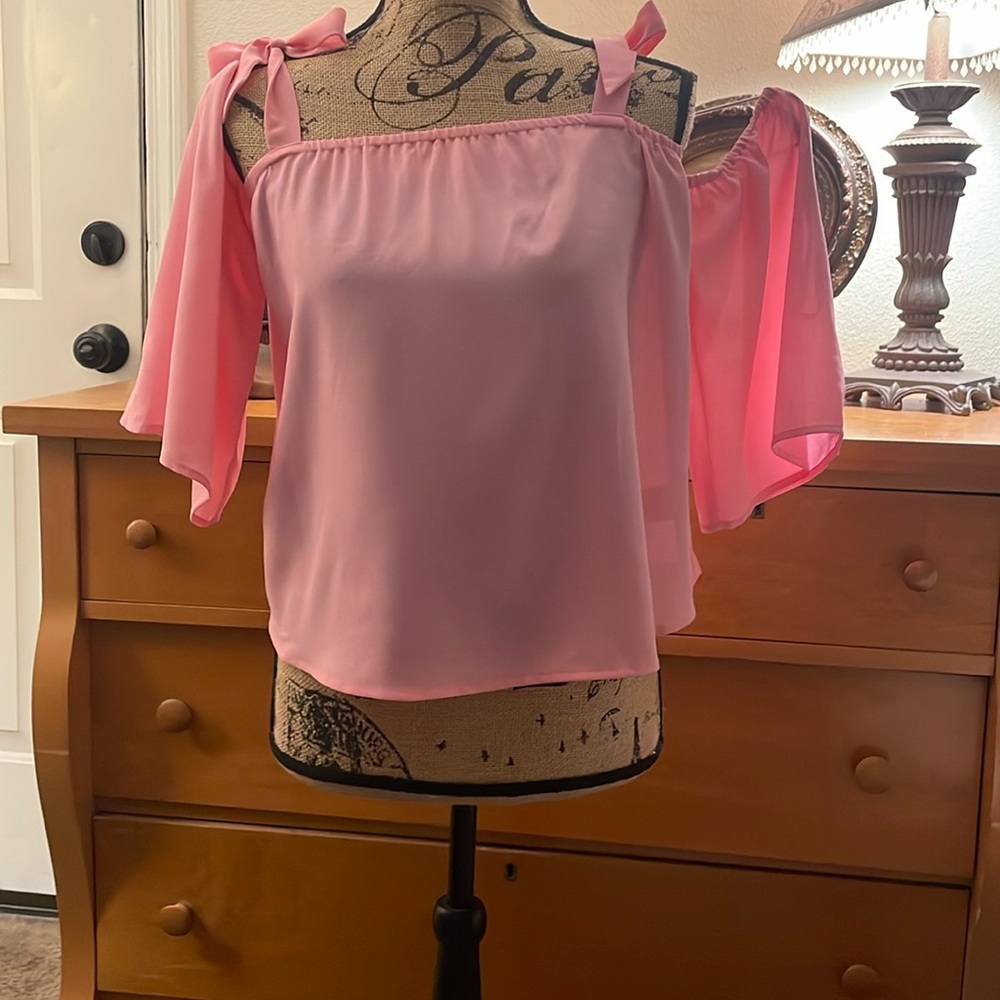 Elegant Pink Off-Shoulder Women's Top